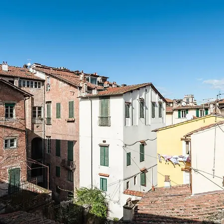 Affordable With A View - Heart Of Lucca, 2 Baths, 3 Smarttv Apartment