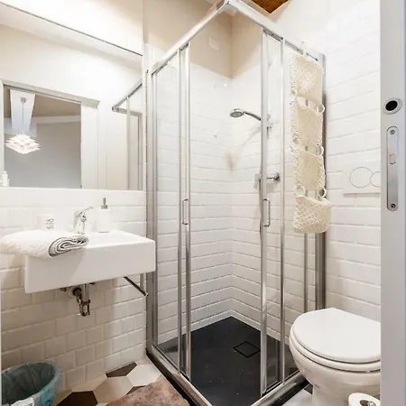 Appartement Affordable With A View In The Heart Of